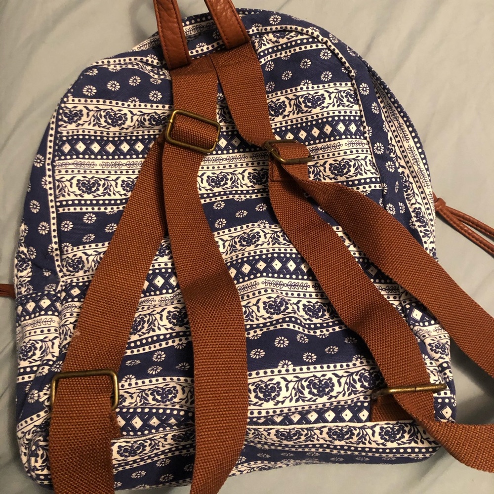 Backpack - Picture 2 of 2
